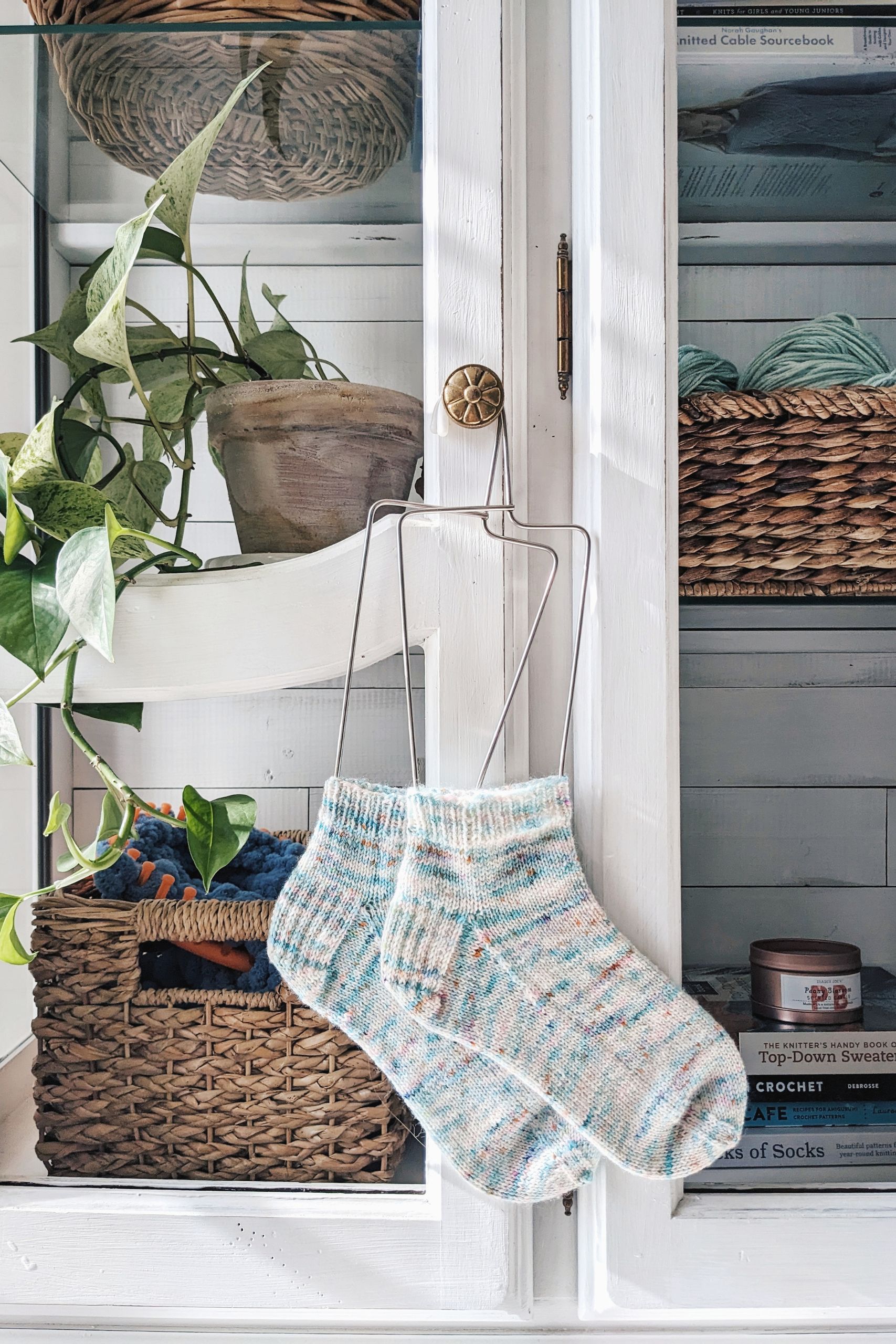 Wildflower Shortie Socks Knitting Pattern - this yellow farmhouse