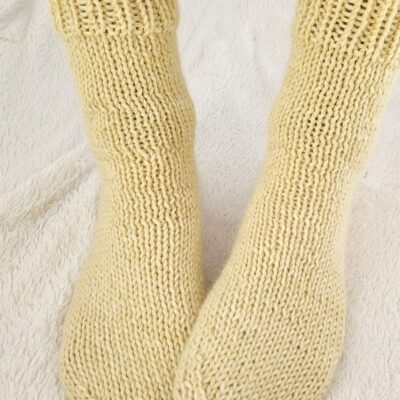 Simple Cabin Socks Knitting Pattern